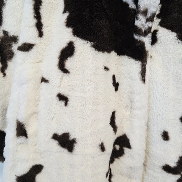 NWT Faux Fur Coat – Cow Print – Size L - Picture 10 of 11